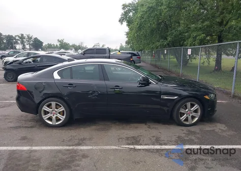 2017 Jaguar Xe Premium из США, поврежденный, VIN SAJAD4BG0HA972053